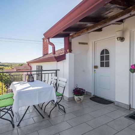 Gorgeous Apartment In Musalez With Kitchen Exterior foto